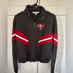 Tampa Bay Buccaneers Zip-Up Sweatshirt – Wear by Erin Andrews – Size Small (NWT)